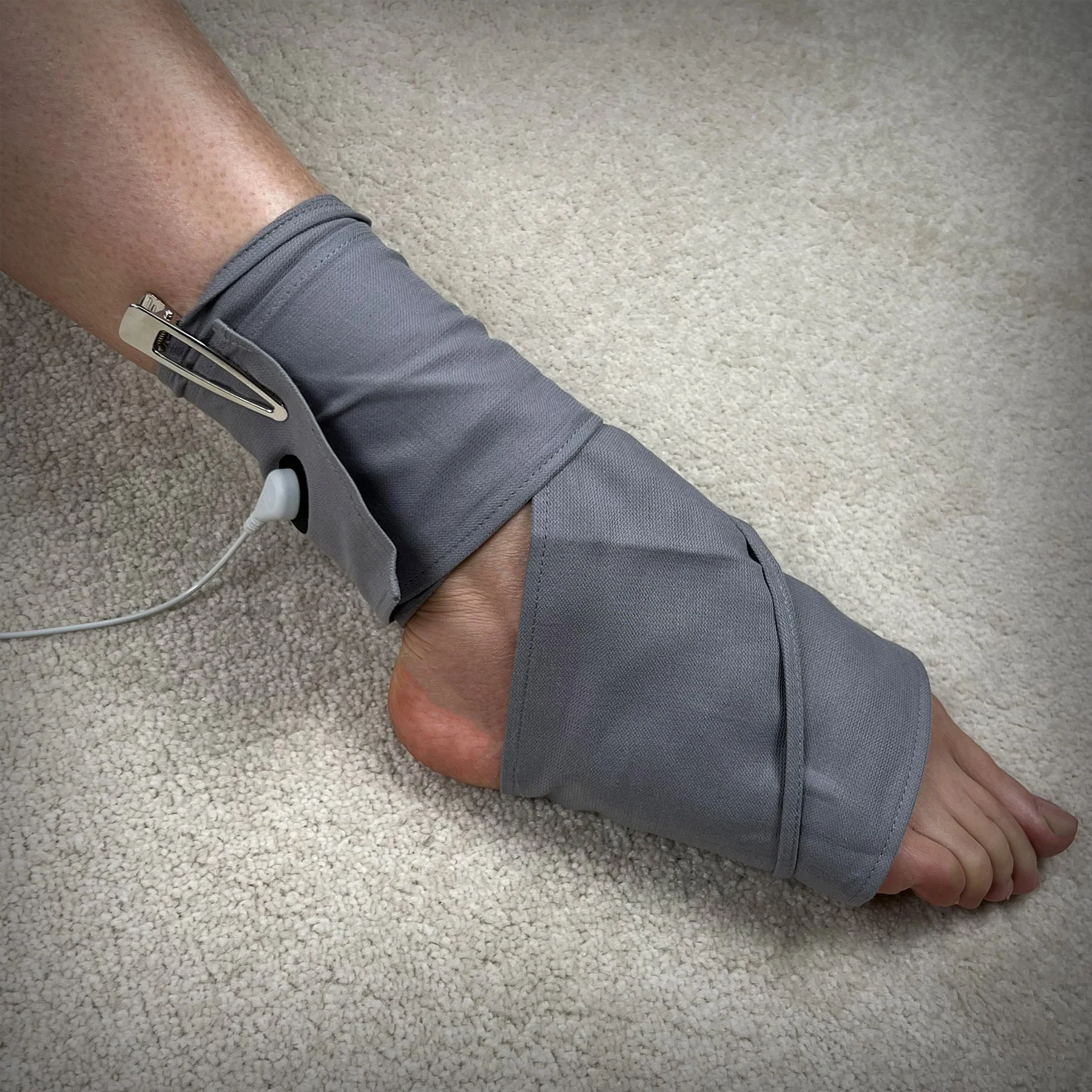 Grounding Body Wrap, 10 x 150cm (4" x 60") + cord, clips and adapter - Image 5